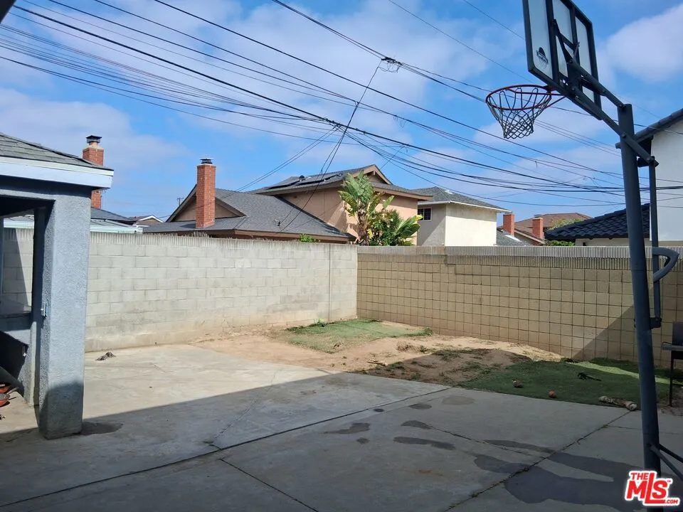 19603 Enslow Drive, Carson, California 90746 home-pic-5